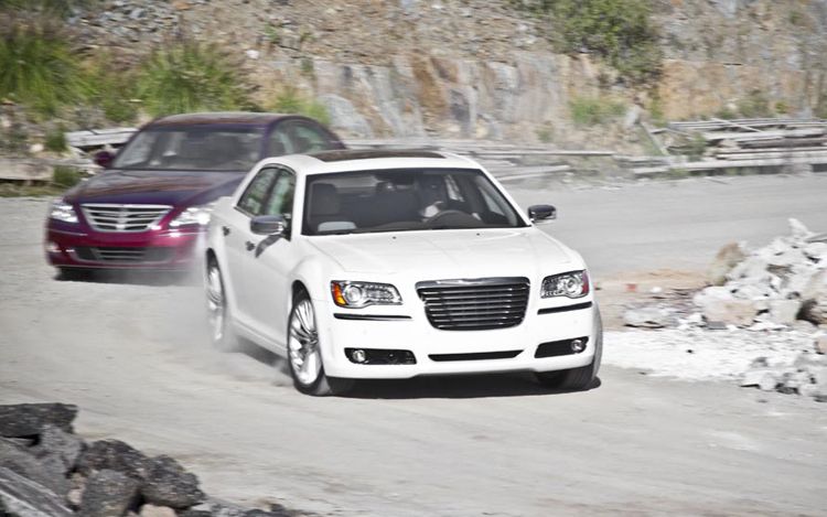 Cadillac 300c. Chrysler 300 vs Hyundai