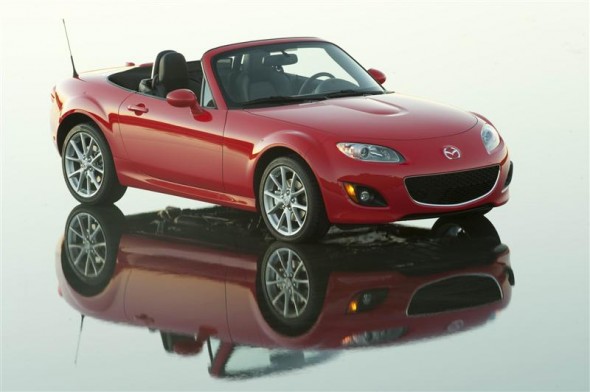 wpid-2011-Mazda-MX-5-Miata-Front-Side-590x392-2011-03-25-02-46.jpg