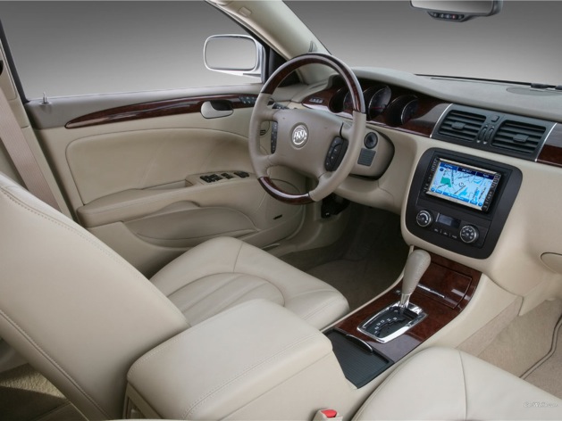 wpid-buick-Lucerne-interior-2011-11-7-22-58.jpg